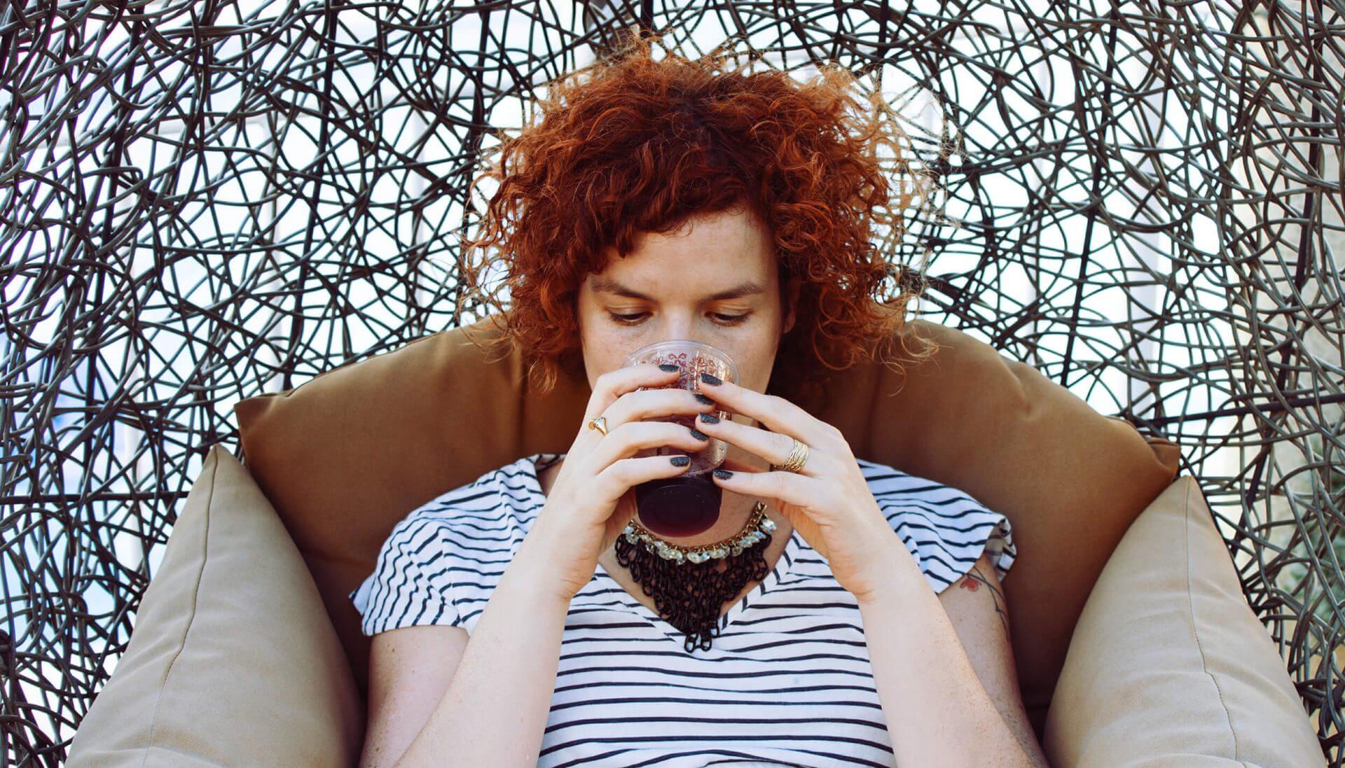 לשתות ללגום יין