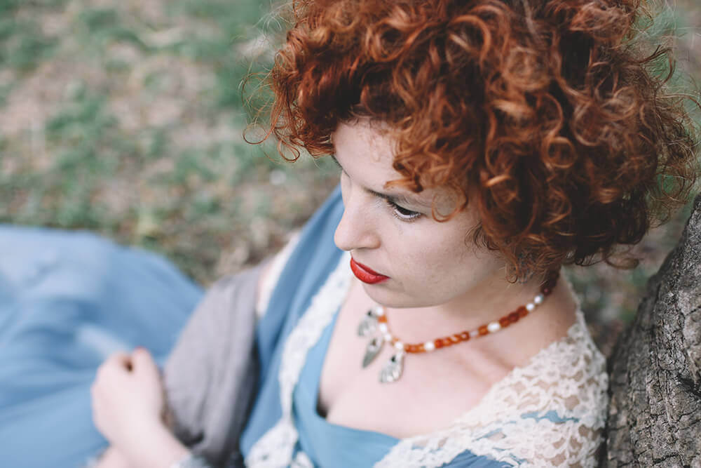 עיצוב תלתלים תלתלים אדומים