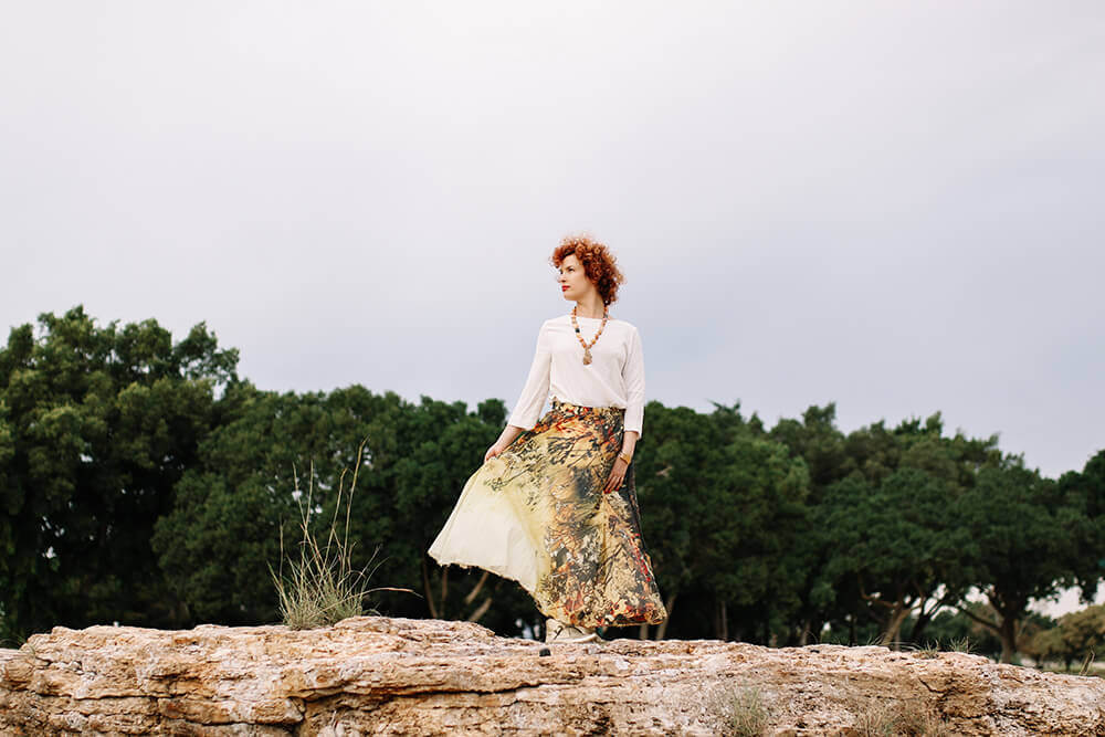 חצאית ארוכה מתנפנפת בית ספר לאופנה